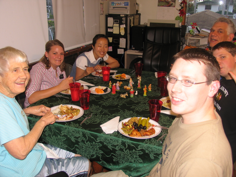 Christmas Dinner 2007-12-25, Doris, Ben, Sister Missionaries, Isaac, Don
